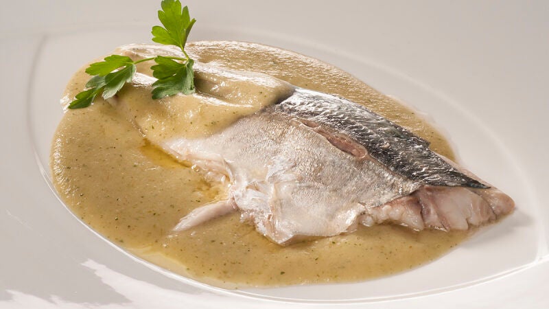 Chicharro al horno con muselina de patatas meunière