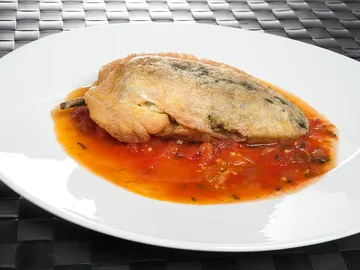 Chiles rellenos con caldillo de tomate Chiles rellenos con caldillo de tomate