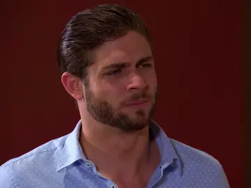 Carlos se entera de que Fernanda estuvo en la cárcel Carlos se entera de que Fernanda estuvo en la cárcel