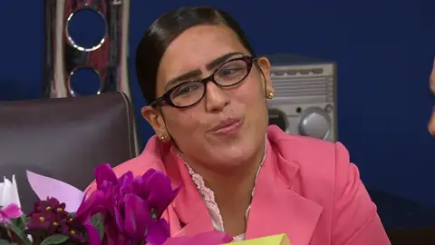 ¿Quién le habrá mandado flores a Lety? ¿Quién le habrá mandado flores a Lety?