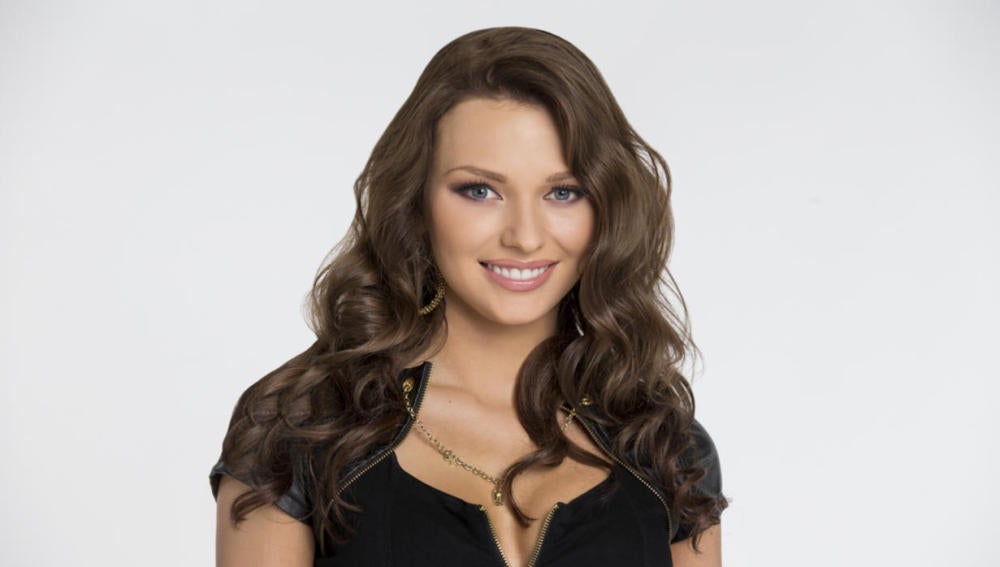 Irina Baeva es Luciana Muñoz