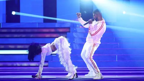 Beatriz Luengo y Yotuel suben la temperatura con su twerking como Rihanna y Drake en “Work” Beatriz Luengo y Yotuel suben la temperatura con su twerking como Rihanna y Drake en “Work”