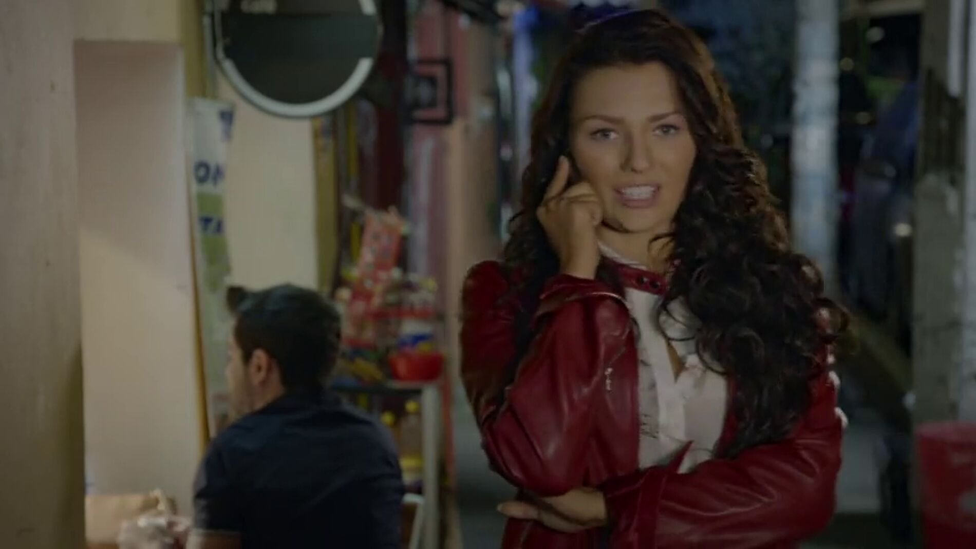 Frame 17.123555 de: Luciana est&aacute; muy enfadada con Miguel, pero no imagina que el enfado se le vuelve en contra