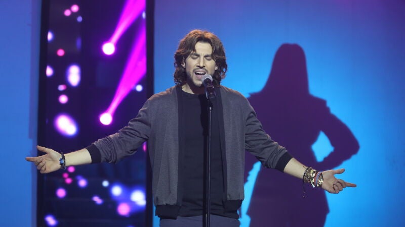 Raúl Ogalla, un impresionante Manuel Carrasco interpretando ‘Y ahora’