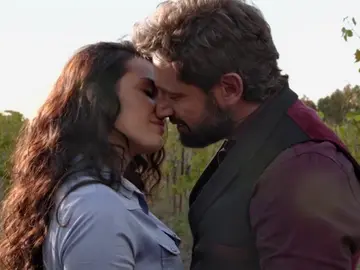 Frame 108.665714 de: "Este vino nace de la combinación perfecta entre tú y yo" Frame 108.665714 de: "Este vino nace de la combinación perfecta entre tú y yo"