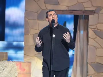 David Moreno se declara a su amor con ‘La cosa más bella’ como Eros Ramazzotti David Moreno se declara a su amor con ‘La cosa más bella’ como Eros Ramazzotti