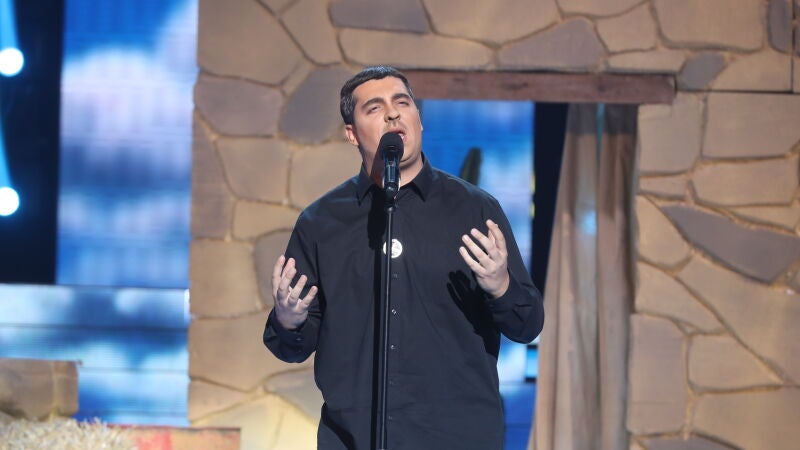 David Moreno se declara a su amor con ‘La cosa más bella’ como Eros Ramazzotti