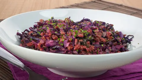 Salteado de arroz, setas y col Salteado de arroz, setas y col