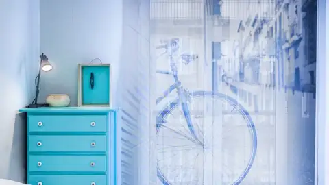 Un dormitorio juvenil transformado en una habitación personalizada Un dormitorio juvenil transformado en una habitación personalizada