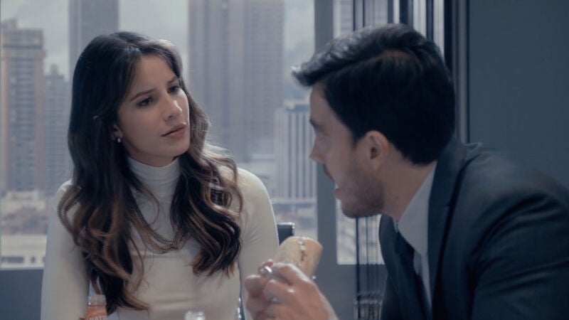 Julia por fin comienza a trabajar mano a mano con Pablo 