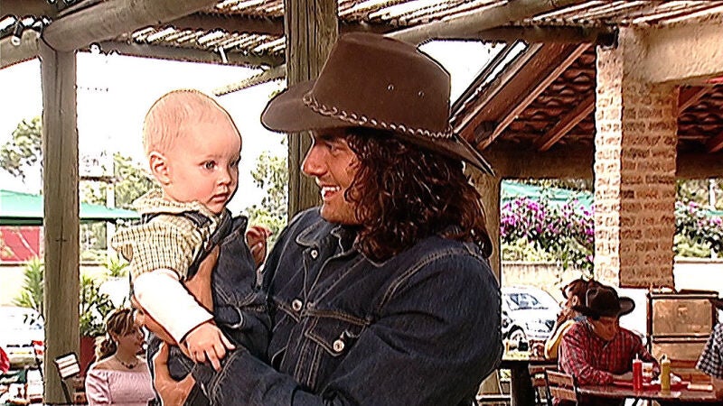 El emotivo reencuentro de Juan Reyes con su hijo