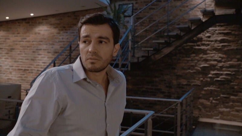 Pablo pilla una compra muy curiosa a Julia