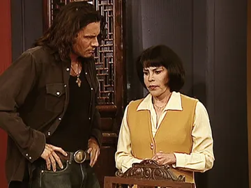 Eva está muy disgustada con Ruth Eva está muy disgustada con Ruth