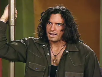 Juan: "Tenemos que atacar a ese cerdo ahora" Juan: "Tenemos que atacar a ese cerdo ahora"