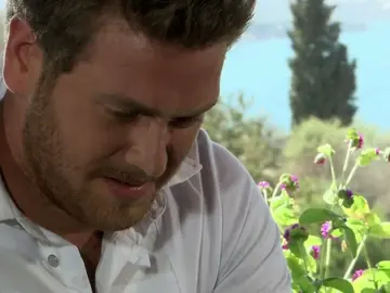 "Munir: soborna a la familia de Fatmagül para que no diga nada" "Munir: soborna a la familia de Fatmagül para que no diga nada"