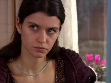 Kerim le compra a Fatmagül una alianza de casados