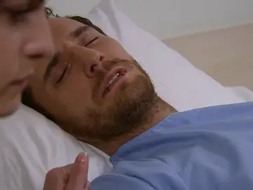 Mustafá: "Fatmagül, no me dejes por favor" Mustafá: "Fatmagül, no me dejes por favor"