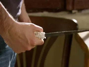 ¿Qué hace Kerim con un cuchillo dentro de la cárcel? ¿Qué hace Kerim con un cuchillo dentro de la cárcel?