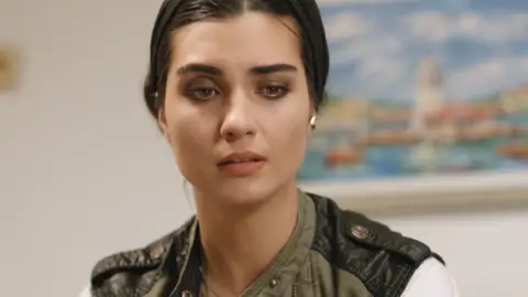 Elif Denizer Amor de contrabando