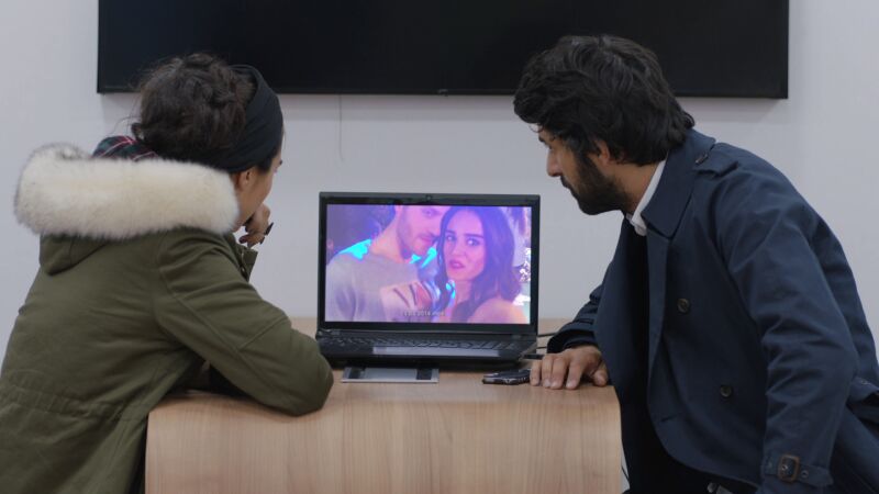 Ömar descubre que Nilüfer tuvo una relación con Mert