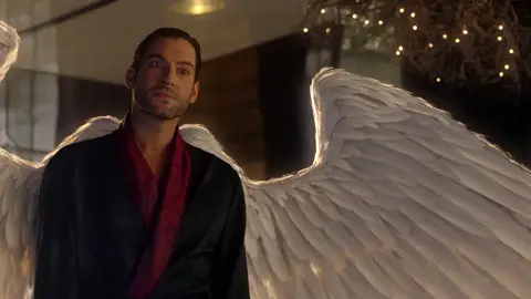 Lucifer quiere que alguien le corte las alas Lucifer quiere que alguien le corte las alas