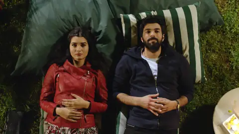 Ömar y Elif Amor de contrabando