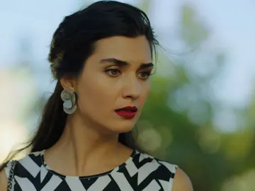Elif, sorprendida Elif, sorprendida