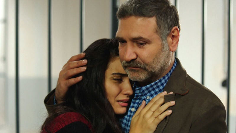 ¿Está Tayar detrás de la salida de prisión de Elif?