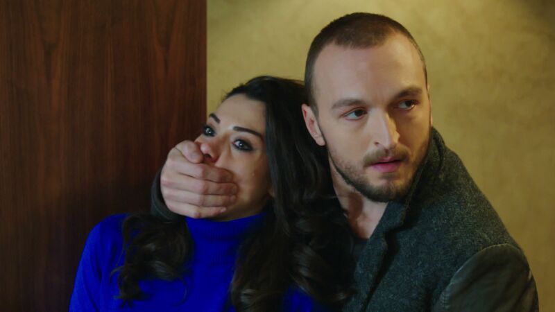 Fatih huye de Ömar y se lleva a Bahar como rehén