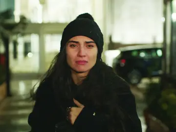 Ipek se interpone entre Ömar y Elif Ipek se interpone entre Ömar y Elif