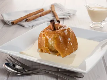 Manzanas asadas con crema de canela Manzanas asadas con crema de canela