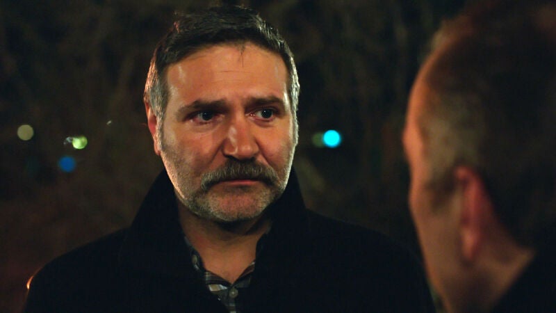 Huseyin reconoce que él mató a la novia de Ömar