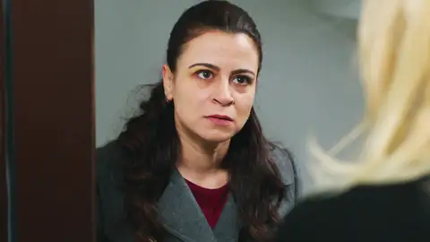 Melike está dispuesta a matar por Huseyin Melike está dispuesta a matar por Huseyin