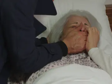 Huseyin asfixia a su madre Huseyin asfixia a su madre