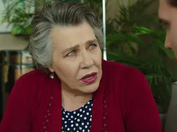 Nedret quiere manipular las pruebas de ADN del hijo de Ipek Nedret quiere manipular las pruebas de ADN del hijo de Ipek
