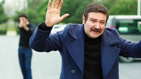 &Ouml;mar detiene a Huseyin