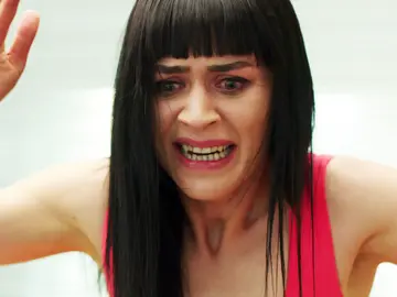 Asli intenta suicidarse Asli intenta suicidarse