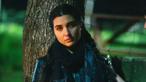 Elif Denizer Amor de contrabando