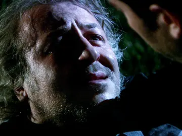 Kamil muere y Ali descubre que Ezel es Ömer Kamil muere y Ali descubre que Ezel es Ömer