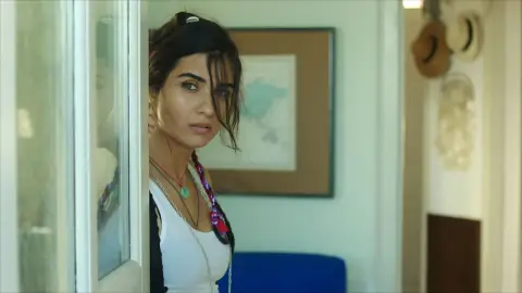 Elif Amor de contrabando