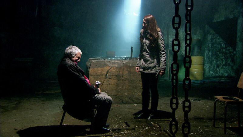 Eysan descubre que su padre asesinó a Mert 