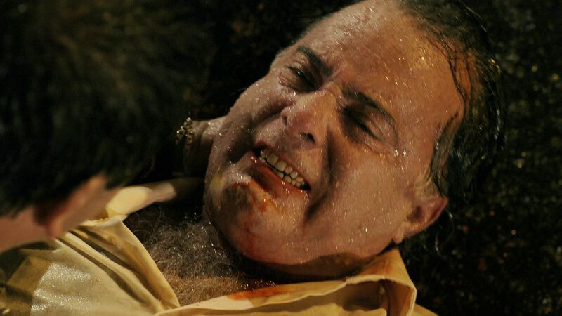 Tifón atropella a Genesio y podría haber muerto