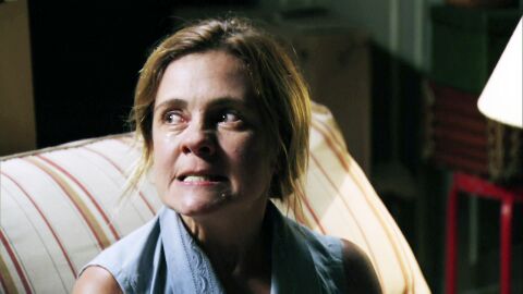 Carmina enloquece al descubrir que Genesio ha muerto