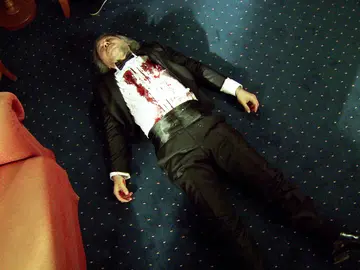 Cengiz dispara a Ali y es probable que haya muerto Cengiz dispara a Ali y es probable que haya muerto