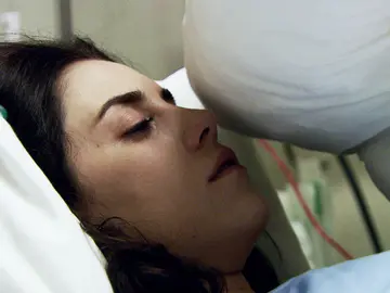 Cengiz va al hospital para intentar matar definitivamente a Eysan Cengiz va al hospital para intentar matar definitivamente a Eysan