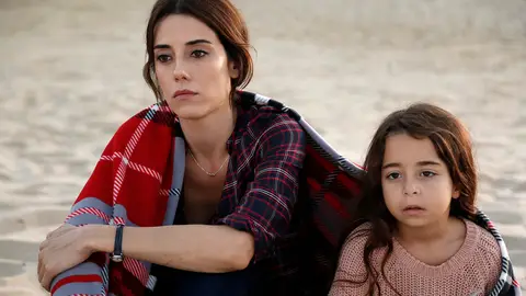 'Madre' con Cansu Dere Madre