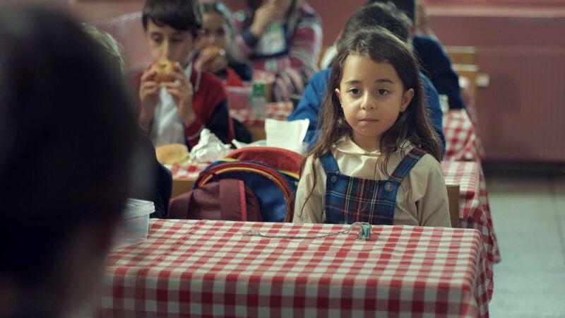 Así es el día a día de la pequeña Melek en casa con su madre