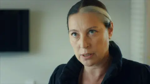 Gonül, amenaza Madre