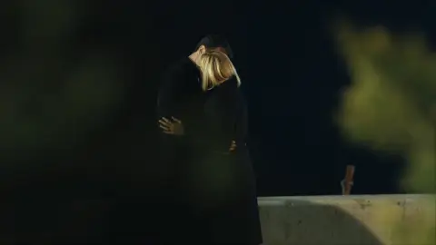 El beso de la madre de Mira Medcezir