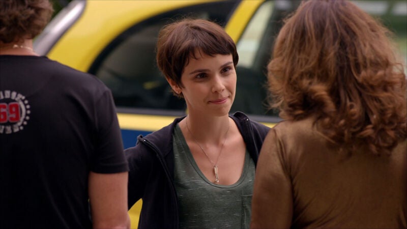 Nina abandona definitivamente la casa de Tifón y Carmina